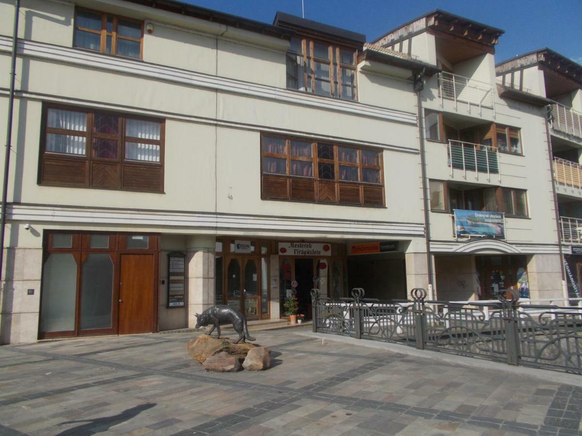 Retron Szinva-Lux Hotel Miskolc Bagian luar foto